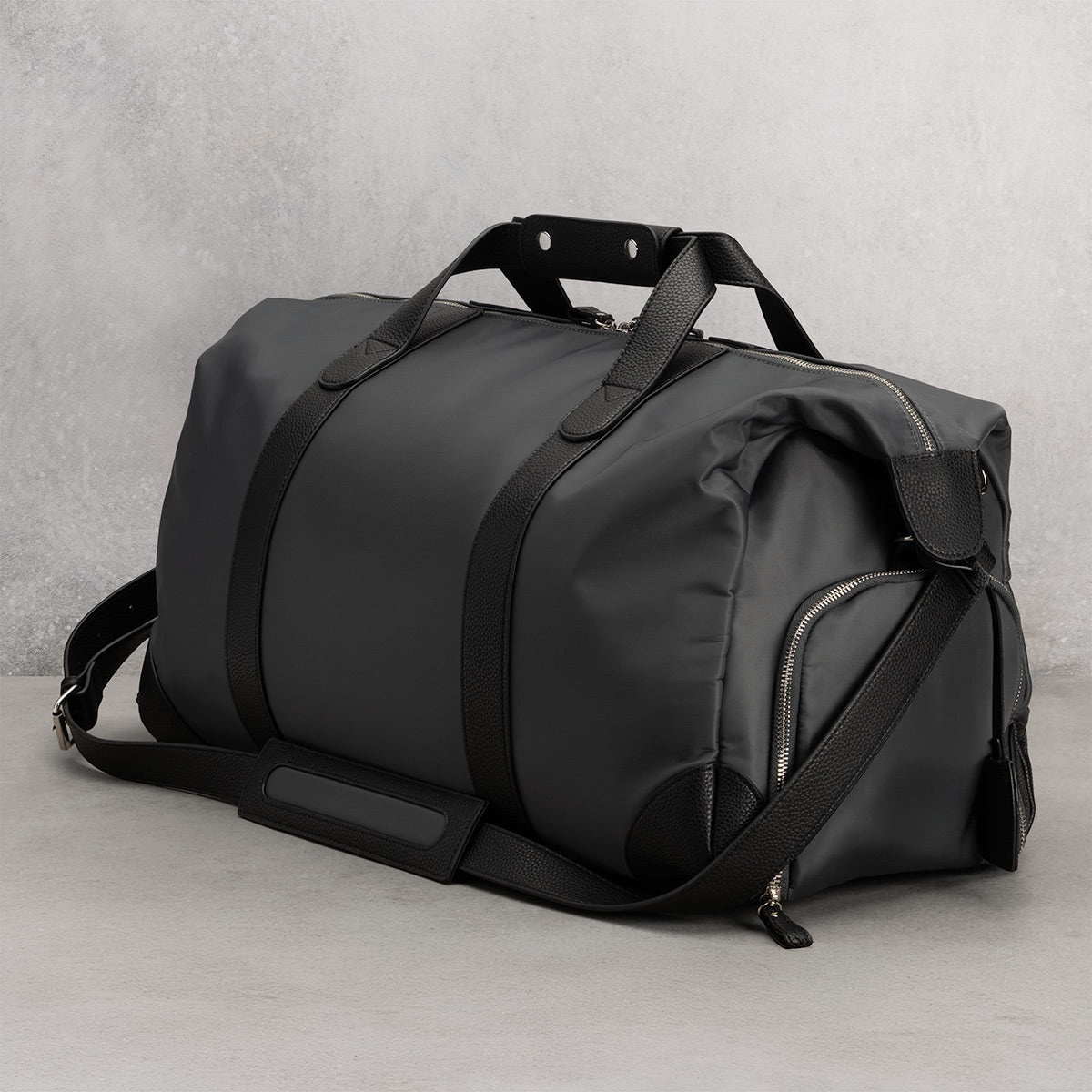 Harrison Weekender Travel Duffel Bag w Shoe Compartment 19"