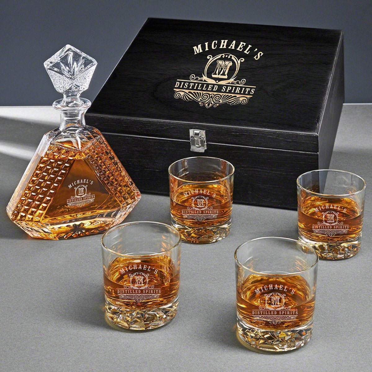 Fitz And Floyd Set Decanter E 4 Bicchieri In Vetro Senza Piombo - Per Whisky, Vino, Liquori