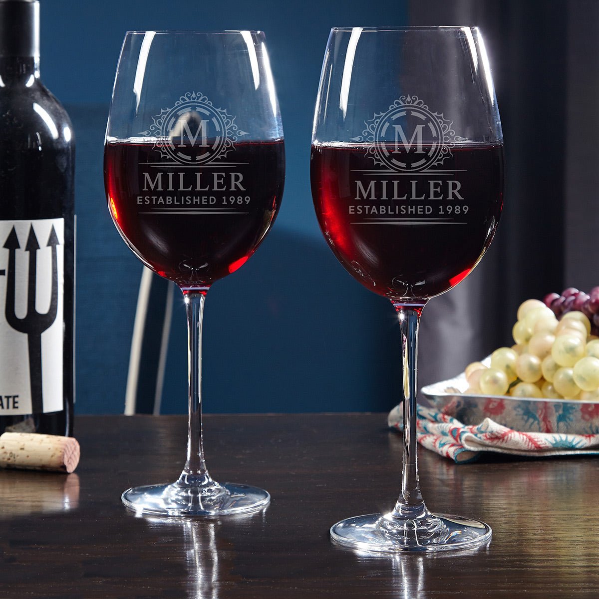 Pomerol Wine Gift Set with Personalized Wine Glasses and Wooden Box