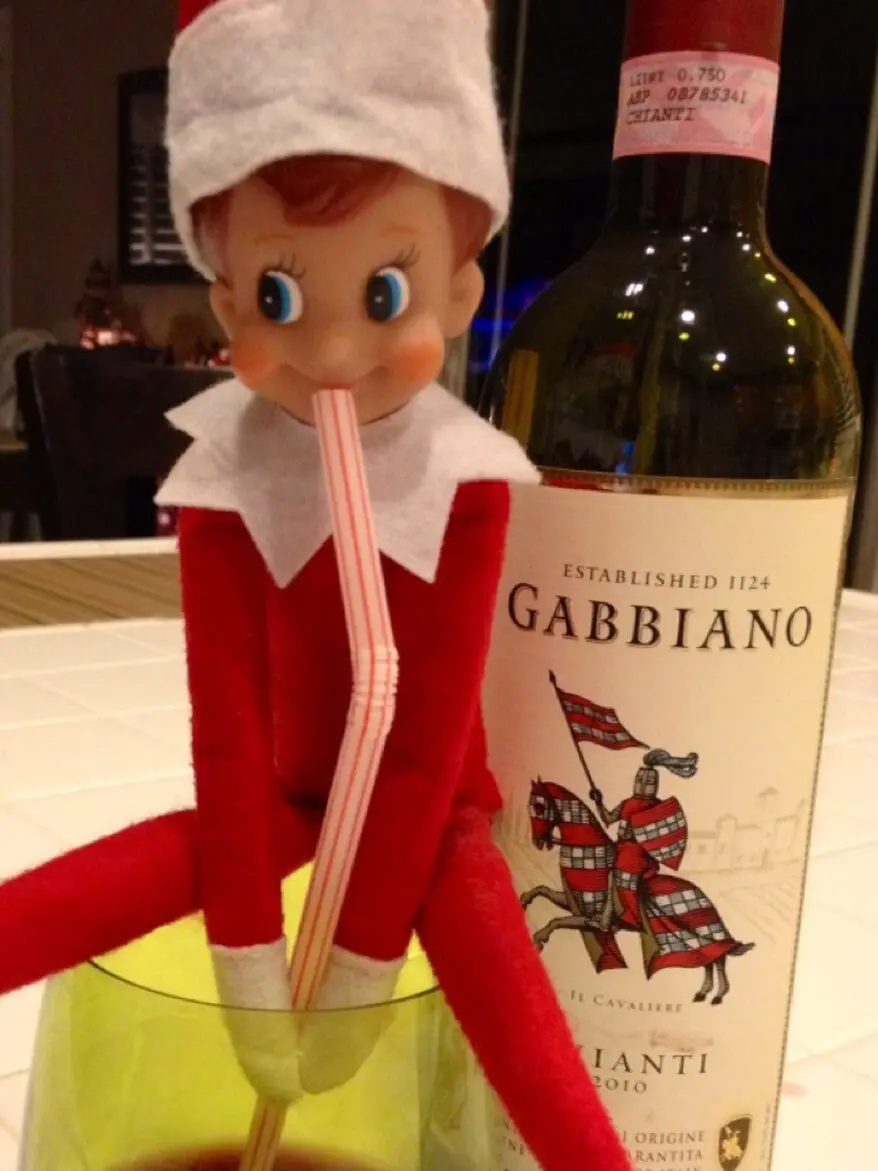16 Funny Christmas Pictures of Santa Claus Boozin' It Up