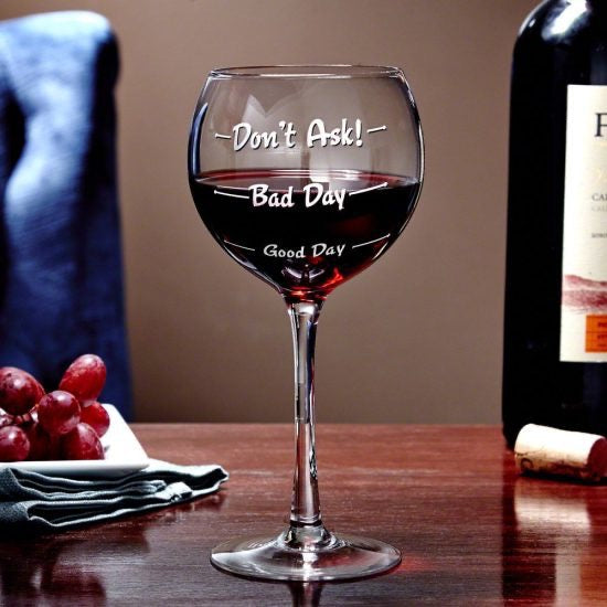 Mom Pour Funny Wine Glass - Best Christmas Gag Gifts for Mom