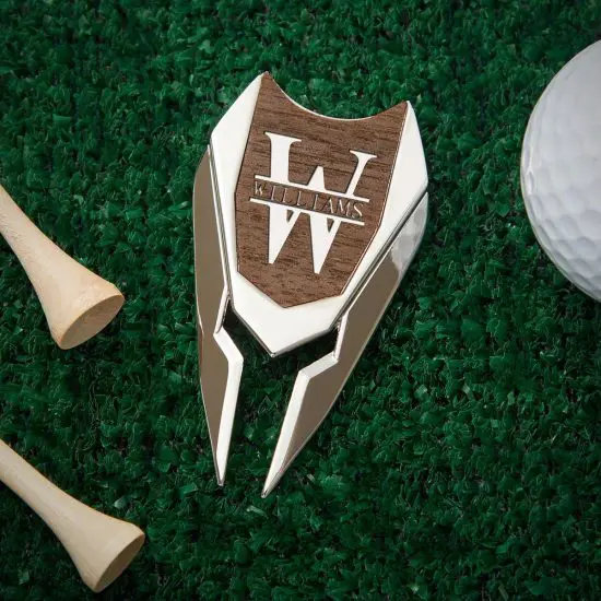 Personalized divot tool on the green