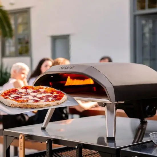 Outdoor Pizza Over – A 30th Birthday Gift Idea for Pizza Lovers