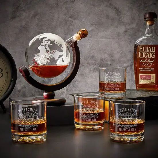 Globe Decanter & Glasses Bourbon Gift
