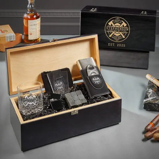 Whiskey and cigar set inside box