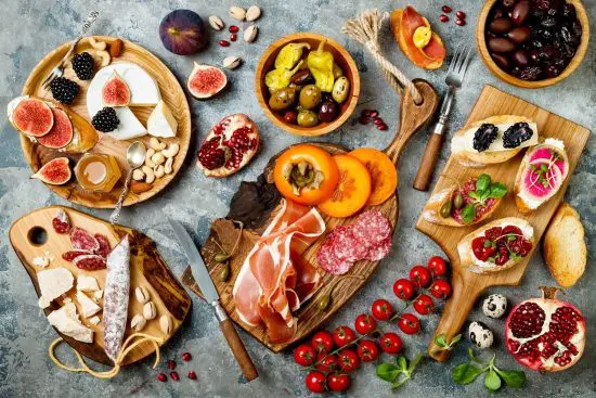 Multiple examples of how to make a charcuterie board