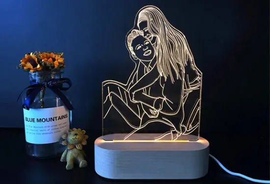 3D photo lamp turned on