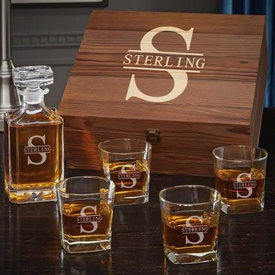 Whiskey gift set with four whiskey glasses and a decanter