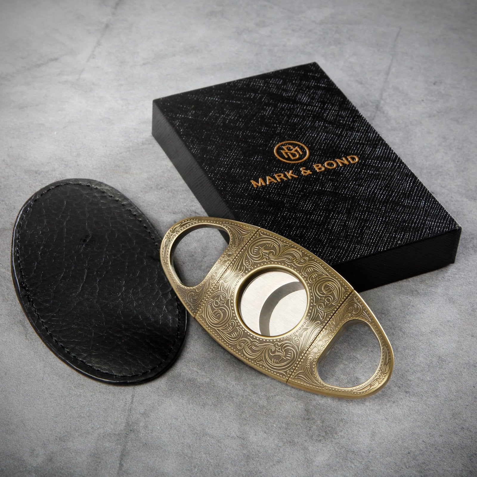 Santiago Cigar Humidor with Custom Cigar Glasses and Accessories
