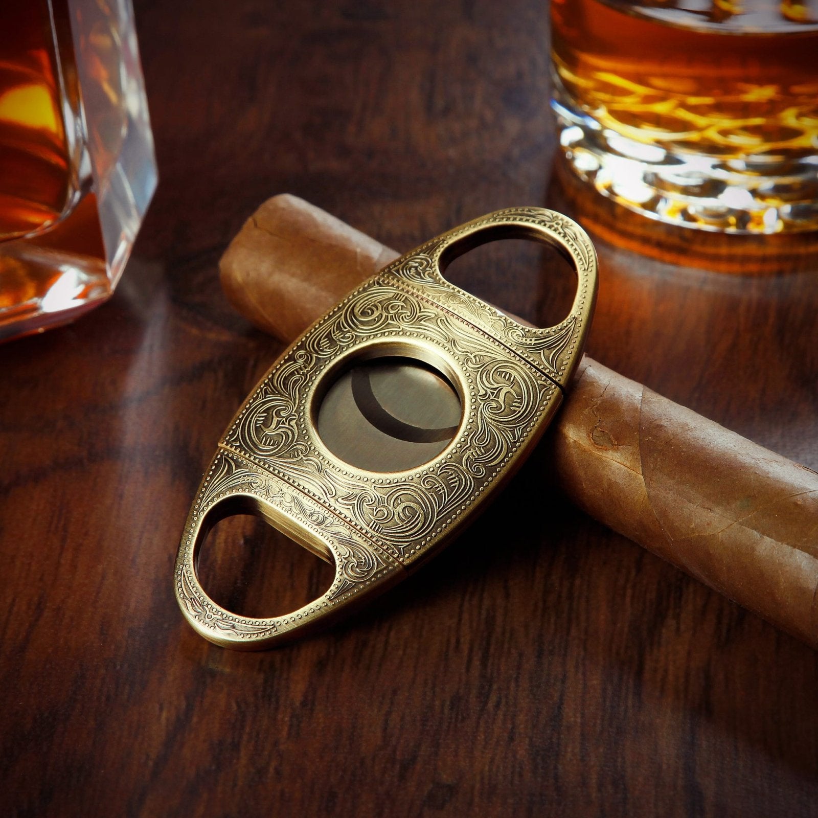 Santiago Cigar Humidor with Custom Cigar Glasses and Accessories