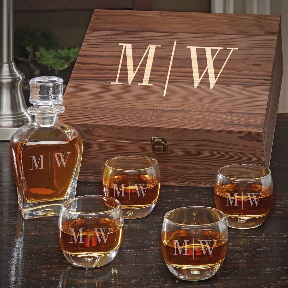 Quinton Draper Decanter Personalized Whiskey Gift Set with Uptown Glasses