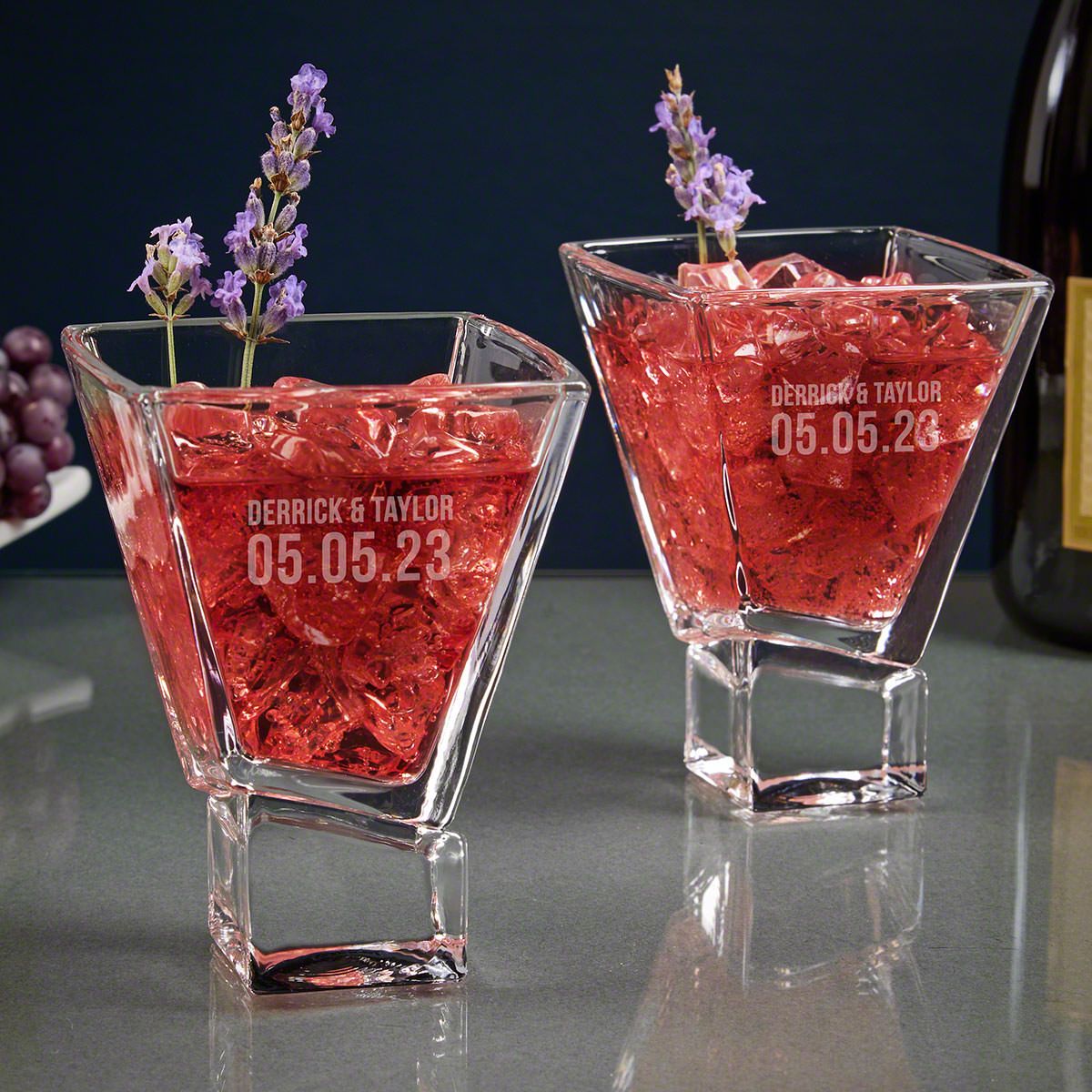 Set of 2 transparent cocktail glasses made of high-quality glass, unique style that has a name engraved, date engraved is the most romantic valentine gift for your woman