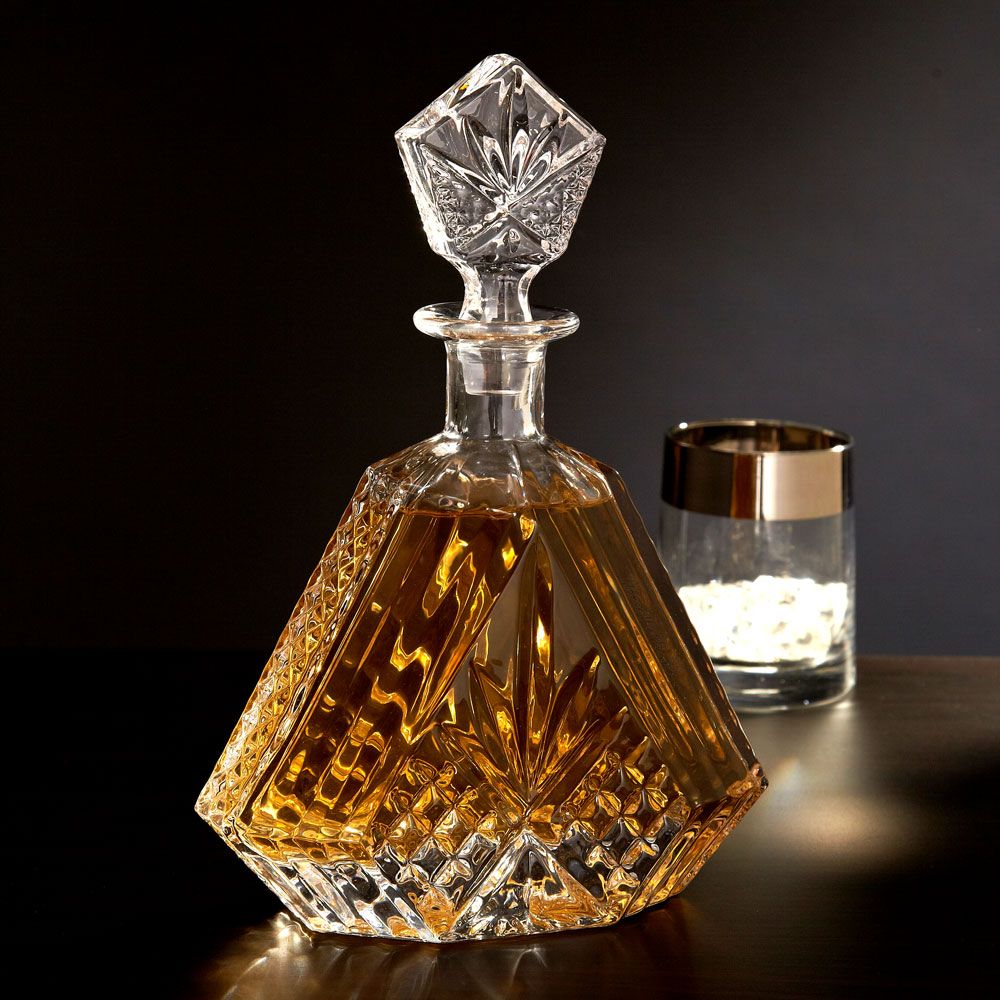 Scotch Irish Cut Perfect for Liquor Bourbon Crystal Whiskey Triangular Decanter Lead-Free Packaged in an Elegant Gift Box Wine 